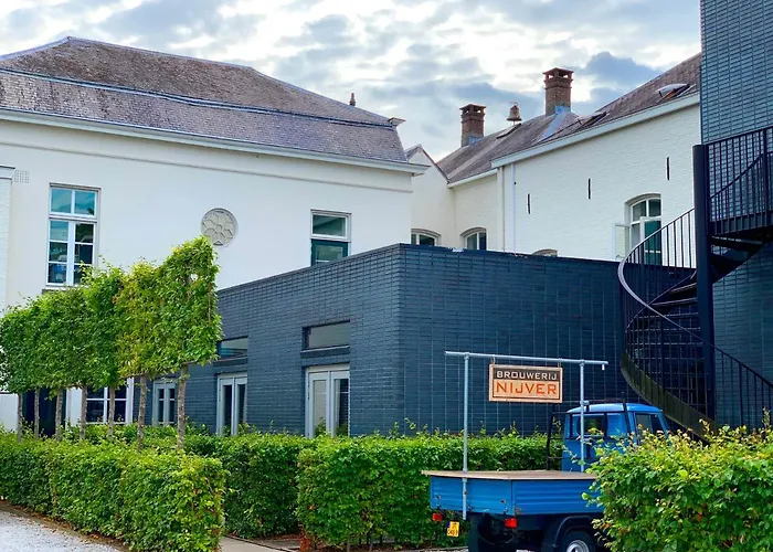 Nijver Hotel