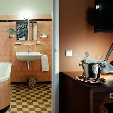 Nijver Hotel 4*